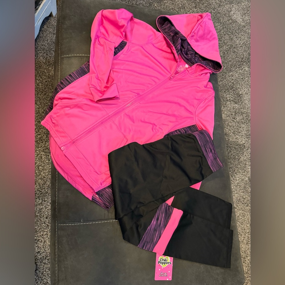 NWT Girls (L) 12-14 Dri Fit Set